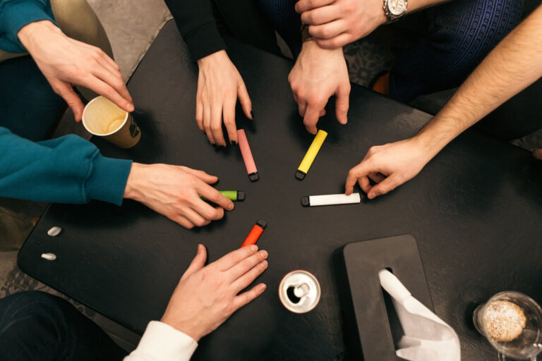 Czym się różnią waporyzatory od standardowych e-papierosów?